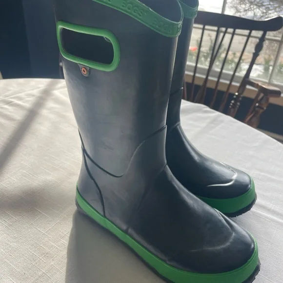BOGS Kids navy with Green Trim Rain Boots Eeuc! Unisex big kids 3 waterproof - Picture 2 of 6